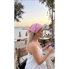 Kokoş Bandana Pembe Çiçek Detaylı