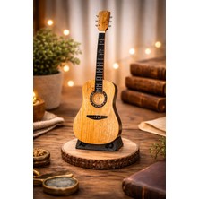 Basel Maison Dekoratif Ahşap Gitar Maketi 25 cm – El Işçiliği Mini Gitar Biblo & Şık Hediye