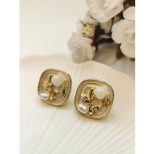 Halley Concept Gold Kaplama Incili Müge Çiçeği Detaylı Kare Vintage Küpe