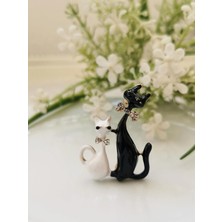 Halley Concept Papyonlu Beyaz Kedi Kara Kedi Broş
