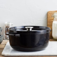 Ohbe Express Cast Iron 26 Cm/5,2 L Kapaklı Tencere, Kaliteli, Sağlam ve Uzun Ömürlü, Kızartma, Kızartma, Pas Içermeyen Emaye Iç Kısım, Indüksiyon, Ergonomik Sap, 260°C'YE Kadar Fırına Dayanıklı, Oniks