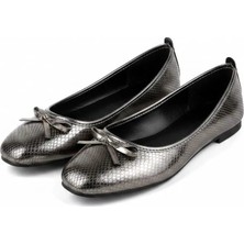 Meril Shoes Kadın Parlak Fiyonklu Babet