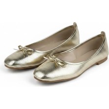 Meril Shoes Kadın Parlak Fiyonklu Babet