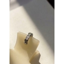 Gümüş Renkli Taşlı Ear Cuff (Deliksiz Kullanım)