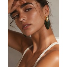 Solare Accessories Yeşil Reçine Altın Kaplama Damla Form Modern Küpe (Hipoalerjik)
