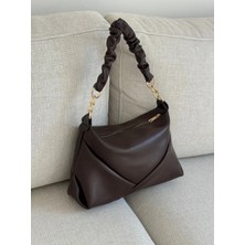 Aura Collection Online Kadın Büzgülü Omuz Çantası Altın Zincir Detaylı Yumuşak Deri Focus