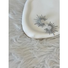 Revoia Silver Güneş Form Küpe