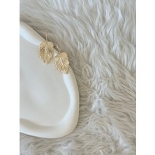Revoia Yaprak Form Gold Küpe