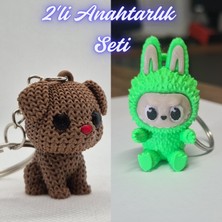 3D Atölye Maker  Koyu Kahverengi Örgü Desenli Köpek ve Yeşil Labubu Anahtarlık