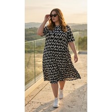 Füme Style Kadın Bisiklet Yaka Kısa Kollu Siyah Beyaz Desenli Midi Büyük Beden Elbise