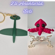 3D Atölye Maker  Koyu Yeşil Uçak ve Kırmızı Kalamar Anahtarlık