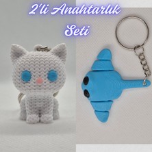 3D Atölye Maker  Beyaz Örgü Desenli Kedi ve Açık Mavi Esnek Vatoz Anahtarlık