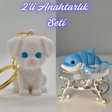 3D Atölye Maker  Beyaz Örgü Desen Köpek-2 ve Açık Mavi Esnek Renkli Yunus Anahtarlık