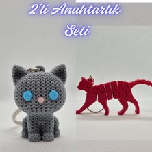 3D Atölye Maker  Gümüş Örgü Desenli Kedi ve Kırmızı Esnek Kedi Anahtarlık