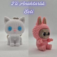 3D Atölye Maker  Beyaz Örgü Desenli Kedi ve Açık Pembe Labubu Anahtarlık