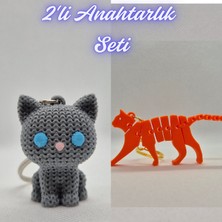 3D Atölye Maker  Gümüş Örgü Desenli Kedi ve Turuncu Esnek Kedi Anahtarlık