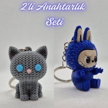 3D Atölye Maker  Gümüş Örgü Desenli Kedi ve Mavi Labubu Anahtarlık