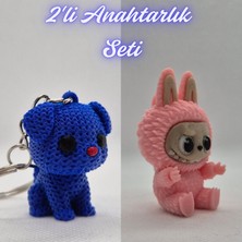 3D Atölye Maker  Mavi Örgü Desenli Köpek ve Açık Pembe Labubu Anahtarlık