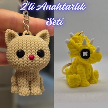 3D Atölye Maker Krem Örgü Desenli Kedi ve Sarı Örgü Desen Triceratops Anahtarlık