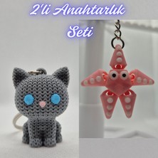 3D Atölye Maker  Gümüş Örgü Desenli Kedi ve Pembe Hareketli Deniz Yıldızı Anahtarlık