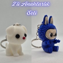 3D Atölye Maker  Beyaz Örgü Desenli Köpek ve Mavi Labubu Anahtarlık