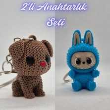3D Atölye Maker  Koyu Kahverengi Örgü Desenli Köpek ve Açık Mavi Labubu Anahtarlık