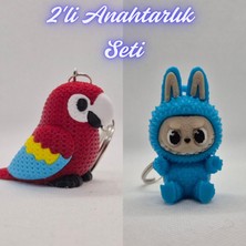 3D Atölye Maker  Kırmızı Örgü Desen Papağan ve Açık Mavi Labubu Anahtarlık