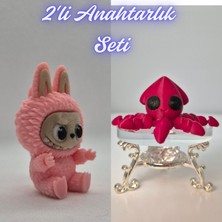 3D Atölye Maker  Açık Pembe Labubu ve Kırmızı Kalamar Anahtarlık