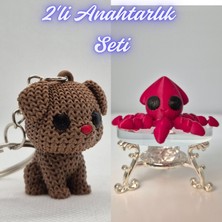 3D Atölye Maker  Koyu Kahverengi Örgü Desenli Köpek ve Kırmızı Kalamar Anahtarlık