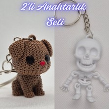 3D Atölye Maker  Koyu Kahverengi Örgü Desenli Köpek ve Beyaz Esnek Yunus Anahtarlık