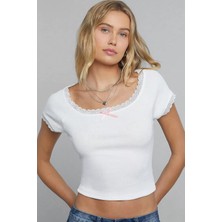 Efnaz Style Kadın Beyaz Göğsü ve Kolları Dantelli Fiyonklu Kısa Kol Crop Top Bluz