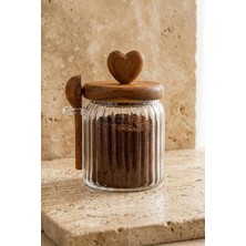 Atbyhome Akasya Ahşap Kalp Kapaklı Kendinden Kaşıklı Cam Kavanoz 460 ml - Oluklu Baharatlık