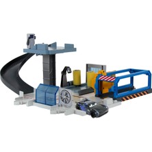 Disney Pixar Disney Cars Rust-Eze Araç Bakım Merkezi GJW43