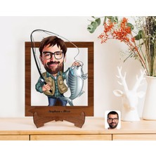 BK Gift Kişiye Özel Erkek Balıkçı Karikatürlü Ahşap Standlı 3D Biblo