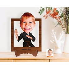 BK Gift Kişiye Özel Çocuk Karateci Karikatürlü Ahşap Standlı 3D Biblo-1