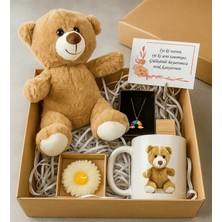 Bk Gift Kişiye Özel Ayıcık & Kupa & Mum & Gök Kuşağı Kolye & Ahşap Not Tutacağı ve Hediye Notu Hediye Seti, Arkadaşa Hediye