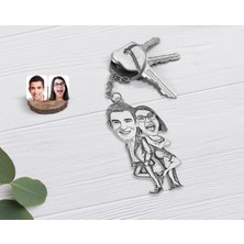 BK Gift Kişiye Özel Karakalem Sevgililer Karikatürlü Şeffaf Pleksi Anahtarlık-6