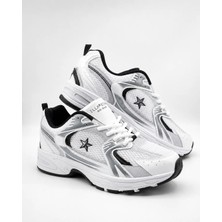 Ellastar 570 New Kadın Sneakers Spor Ayakkabı Düz Tabanlı Şıklık ve Konfor İçin Siyah Renk Seçeneği