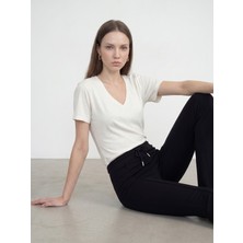Dilvin 32847 Lyocell Karışımlı V Yaka T-Shirt-Ekru