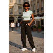 Melonika Kadın Beyaz Modern Fit Yuvarlak Yaka Crop Bluz