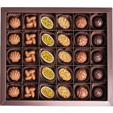 Curated Collection 340 G Çikolata Kutusu