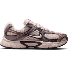 Nike W V5 Rnr Se Kadın Günlük Ayakkabı IO0464-600 Kahverengi / Krem