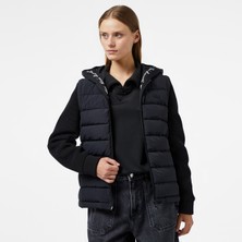 Lacoste Kadın Regular Fit Kapüşonlu Siyah Mont