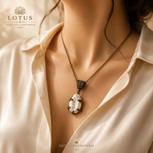 Lotus Atölye ve İyi Yaşam Merkezi 👑 Inci Sultan Kolyesi – Doğal Inci, Bronz Kafes Işçilik & Bronz Zincirli Ultra Premium Kolye