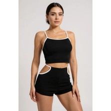 Lux Store Kadın Siyah Beyaz Şortlu Cut-Out Detaylı Gecelik Takımı – Modern, Konforlu ve Günlük Kombinlere Uygun
