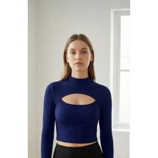 Lux Store Kadın Lacivert Göğüs Dekolteli Uzun Kollu Cut Out Crop Top Bluz – Şık, Rahat ve Kolay Kombinlenebilir