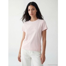 LC Waikiki Pembe Bisiklet Yaka Nakışlı Kadın Tişört