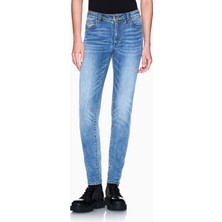 Armani Exchange Kadın Slim Fit Düğme Kapamalı Dar Paça Günlük Lacivert Jeans XW000129 AF21353-MB001