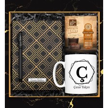 vegahediye v vega Kişiye Özel Tasarım Kupa & Gold Kare Desenli Defter & Roller Kalem & Pratik Filtre Kahve Hediye Seti (Siyah)