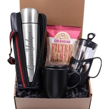 vegahediye v vega Kişiye Özel 500ML. Exclusive Çelik Termos & French Press & Siyah Kupa & Colombian Kahve Hediye Seti (Model 1)